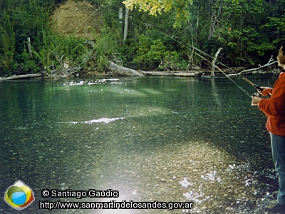 Foto Pesca en el río Hua Hum (Santiago Gaudio)