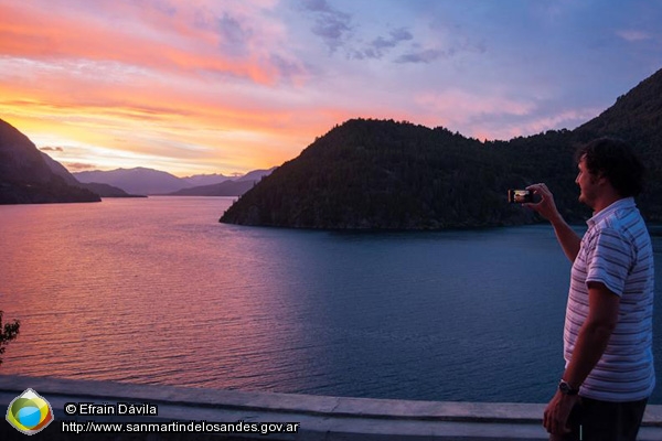 Foto Atardecer en el lago (Efrain Dávila)