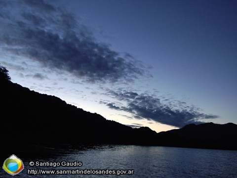 Fondo de Pantalla Laguna Verde (Santiago Gaudio)