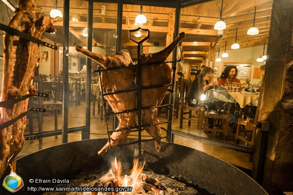 Foto Cordero en asador (Efrain Dávila)