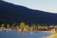 Fondo de Pantalla Costanera del lago Lácar (Santiago Gaudio)